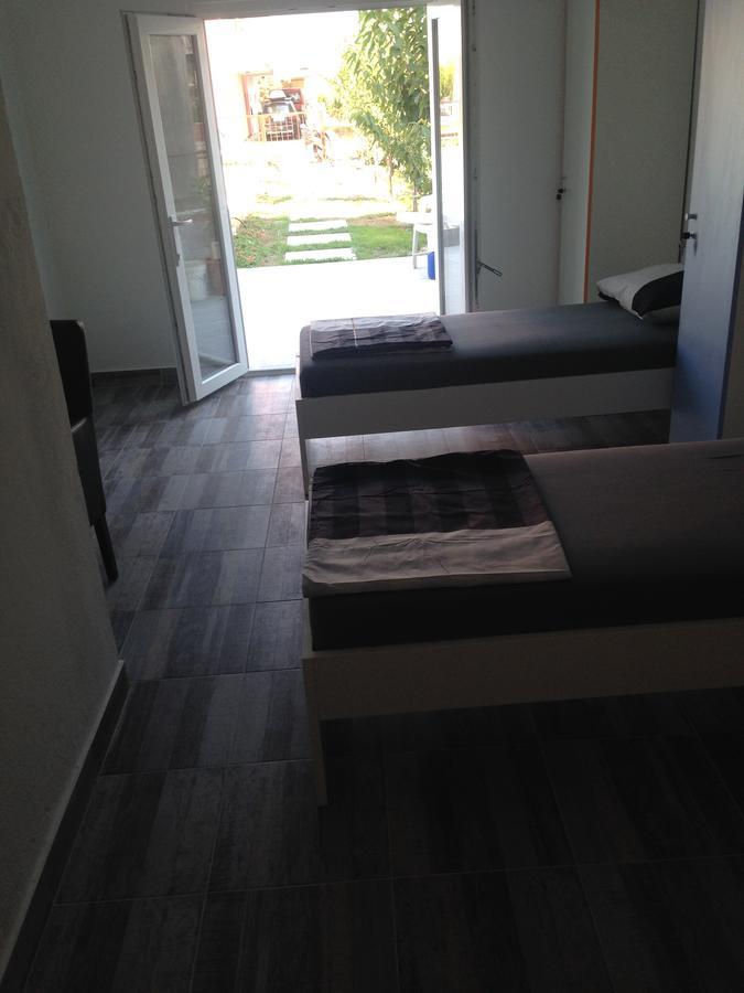 Chill Out Beach Apartments Traù Esterno foto